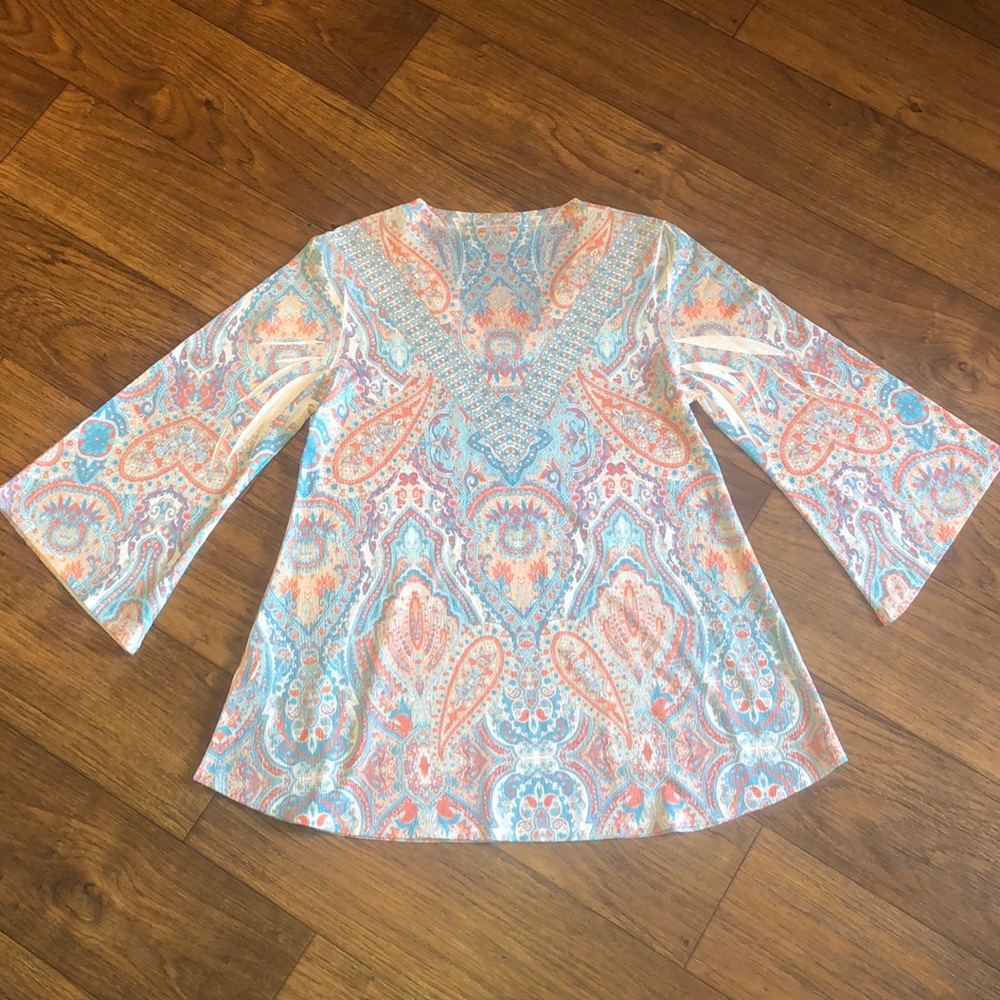 Reba V-Neck Rhinestone Designed Top Medium - Picture 5 of 8
